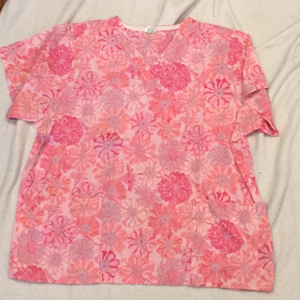 Tafford Scrub top